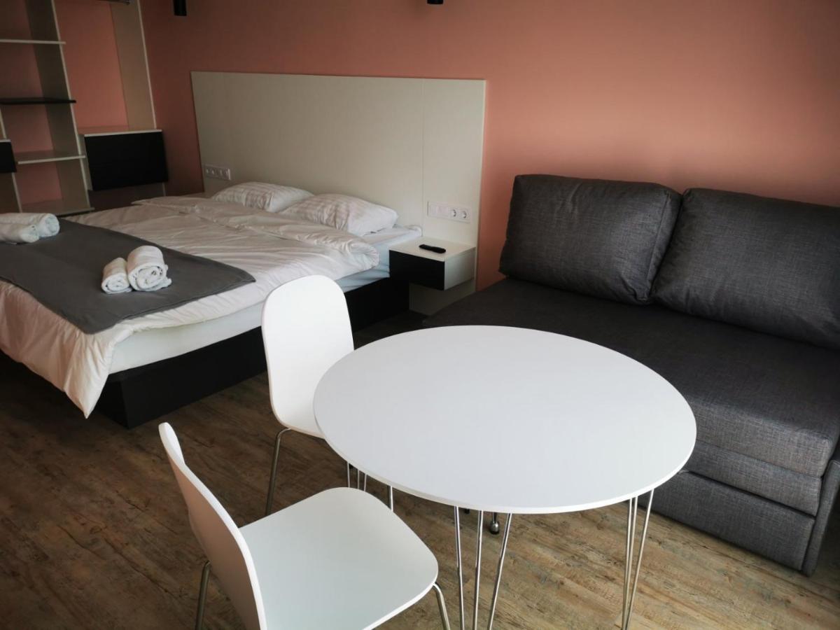 Viktory 5 B, Apartments Киев Екстериор снимка