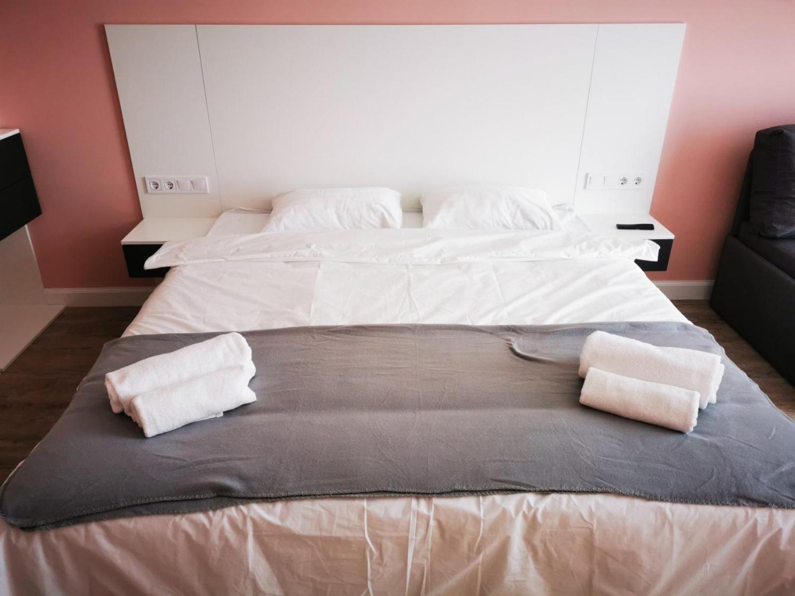 Viktory 5 B, Apartments Киев Екстериор снимка